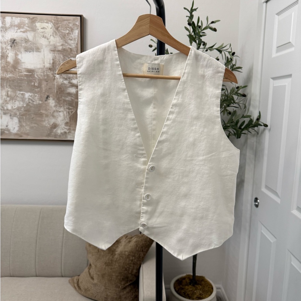 DISSH White Linen Button-Up Vest